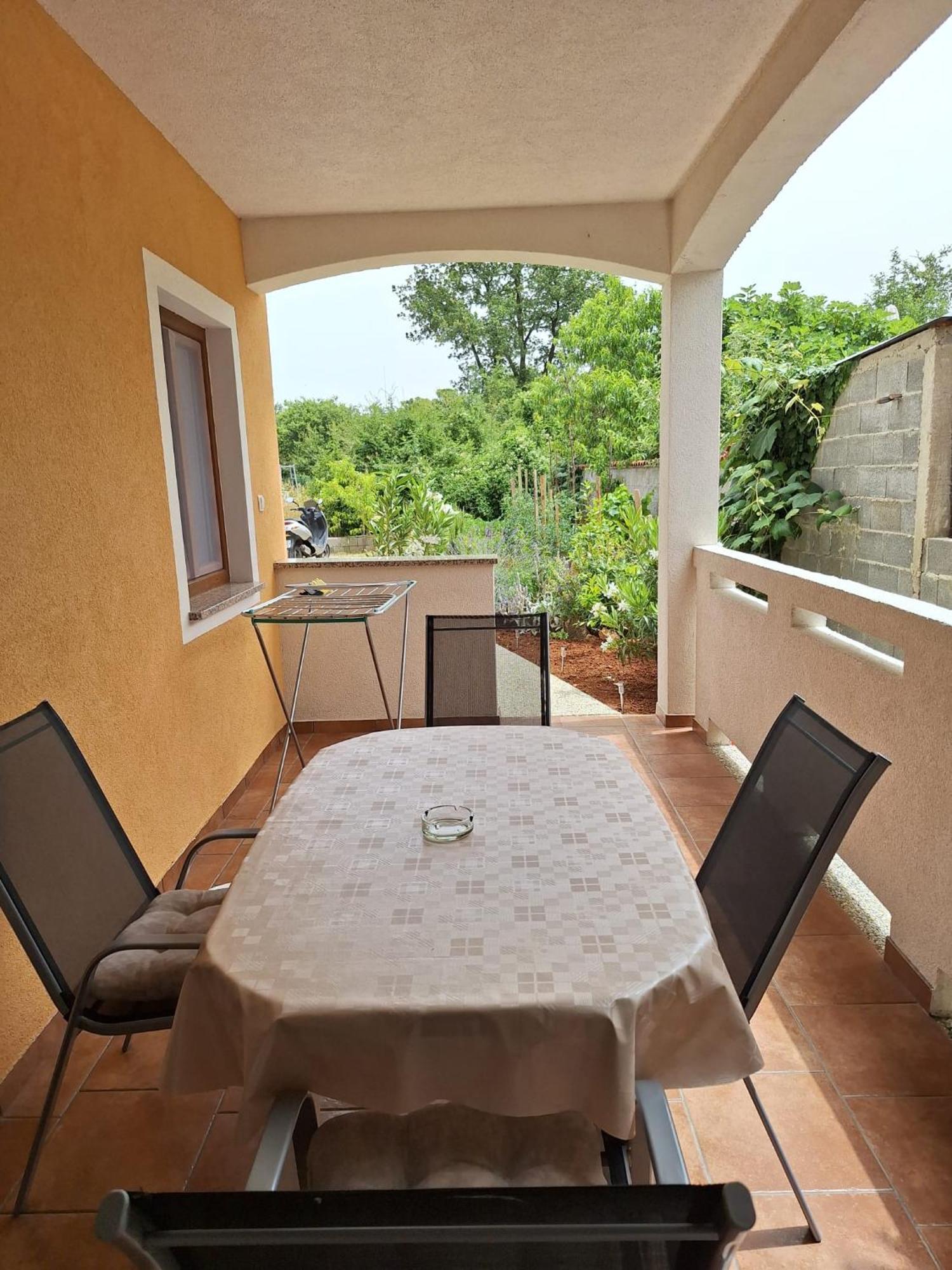 Apartman Paola Apartment Malinska Exterior photo